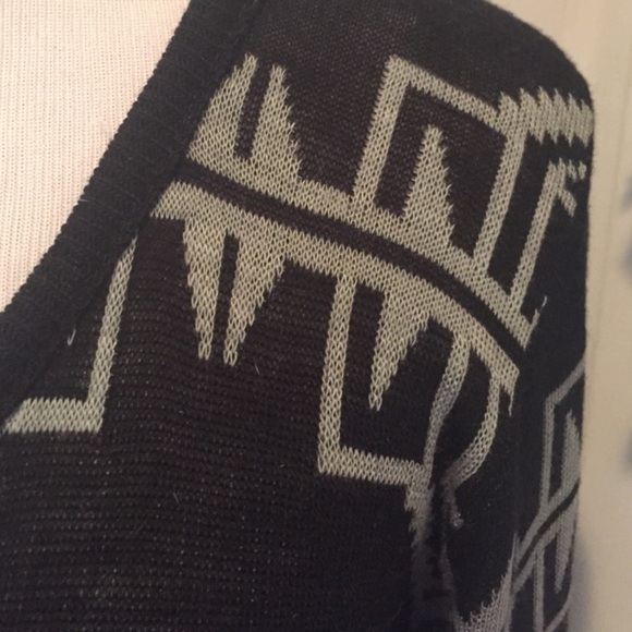 Black and gray long sweater - Picture 3 of 3